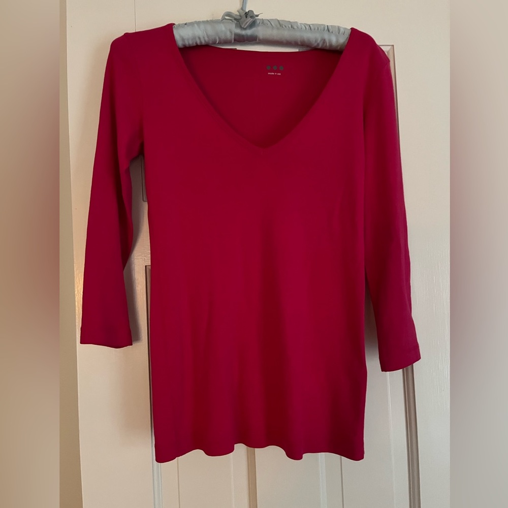 Three Dots fuchsia V-neck three-quarter sleeves 100% cotton!  NWOT
